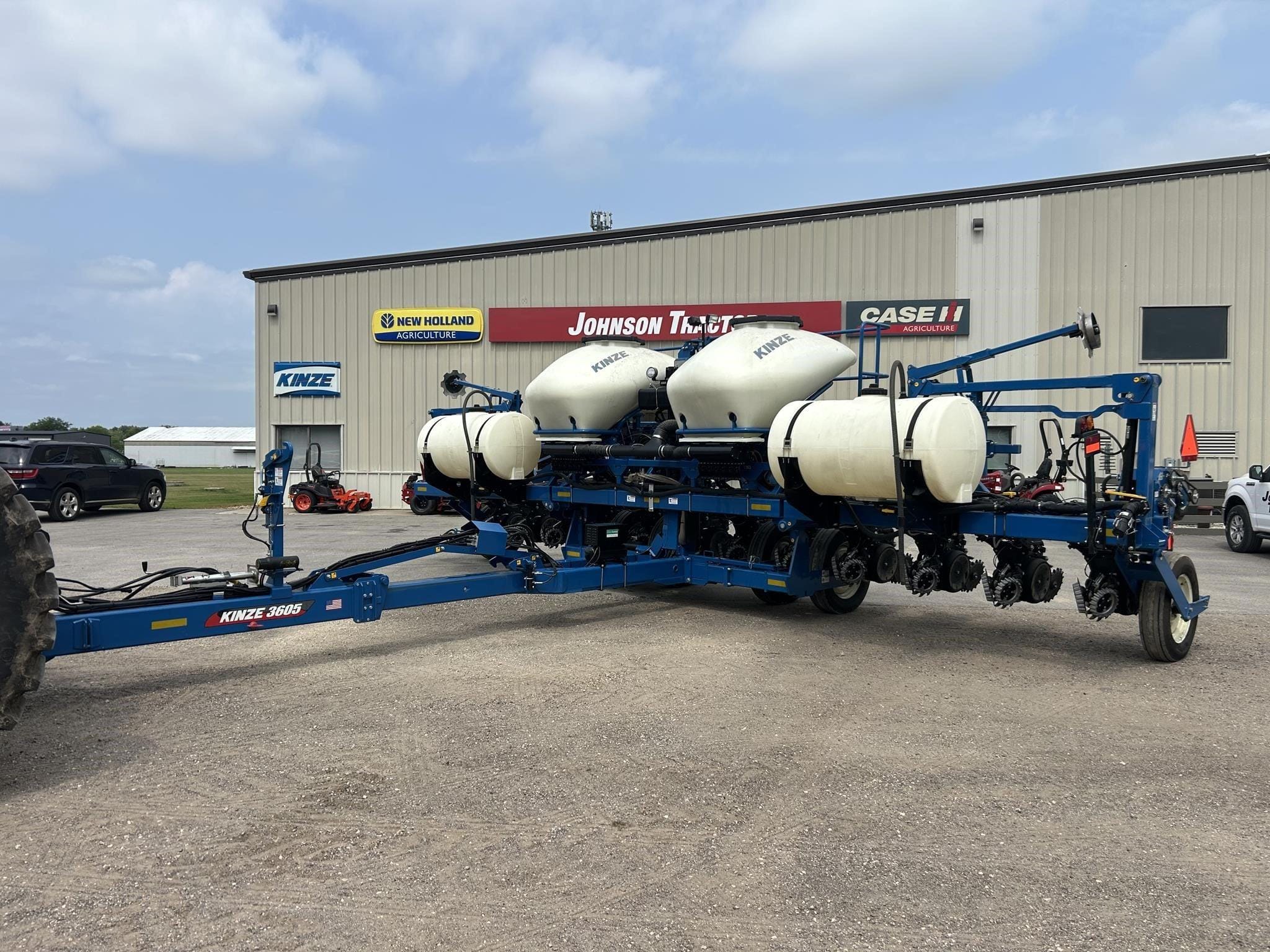 2022 Kinze 3605 Equipment Image0