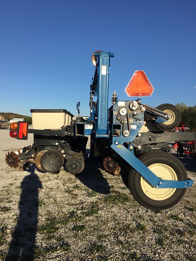 Image of Kinze 3605 equipment image 1