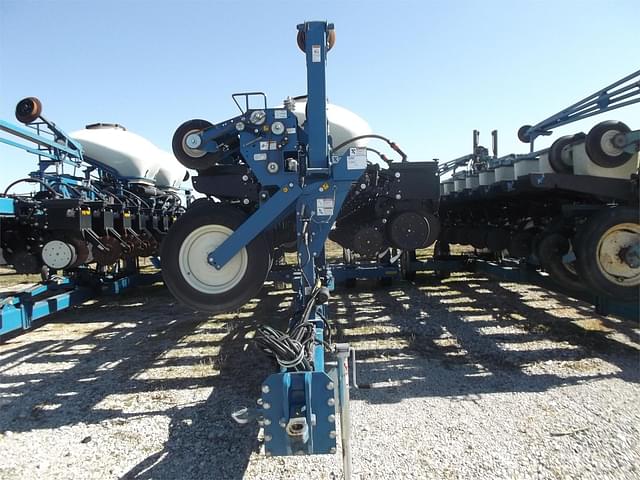 Image of Kinze 3605 equipment image 1