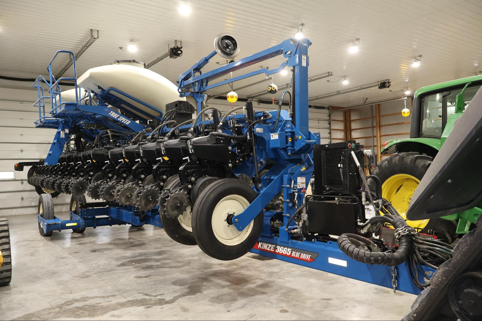Main image Kinze 3665