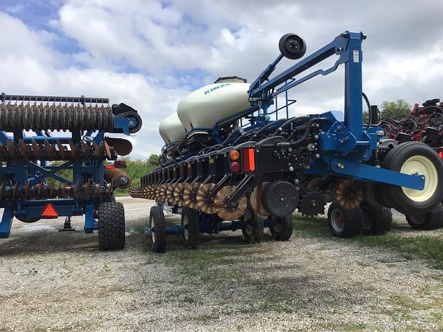 Image of Kinze 3665 equipment image 4