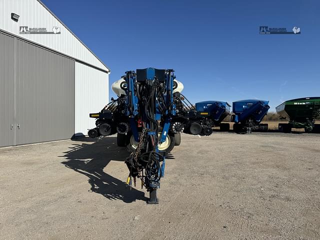 Image of Kinze 3705 equipment image 2