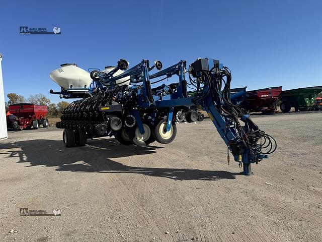 Image of Kinze 3705 equipment image 3