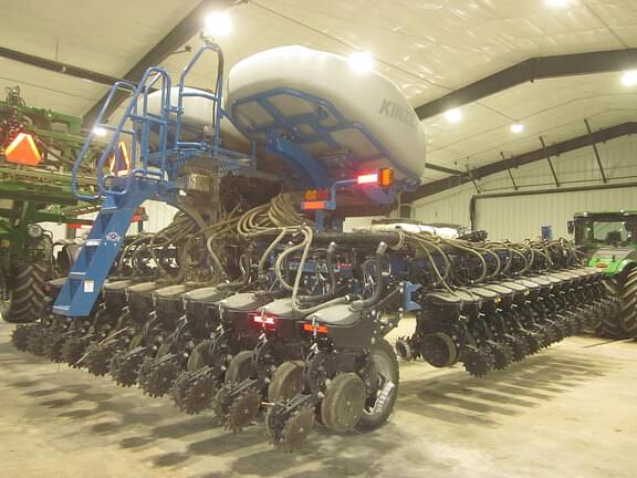 Image of Kinze 4705 equipment image 1