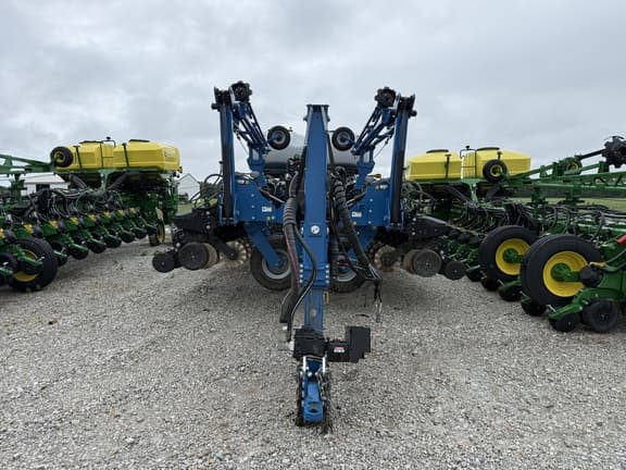 Image of Kinze 4705 equipment image 1