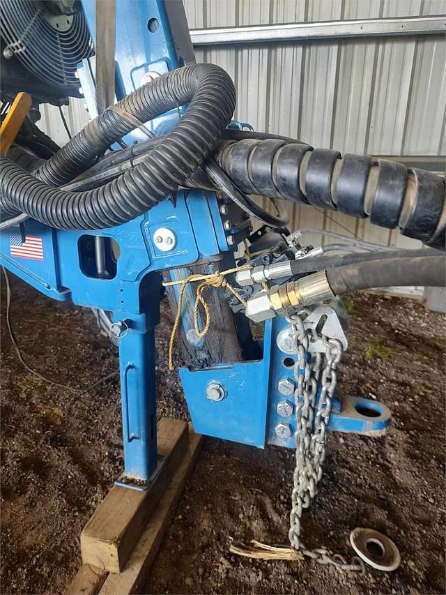 Image of Kinze 4905 equipment image 2