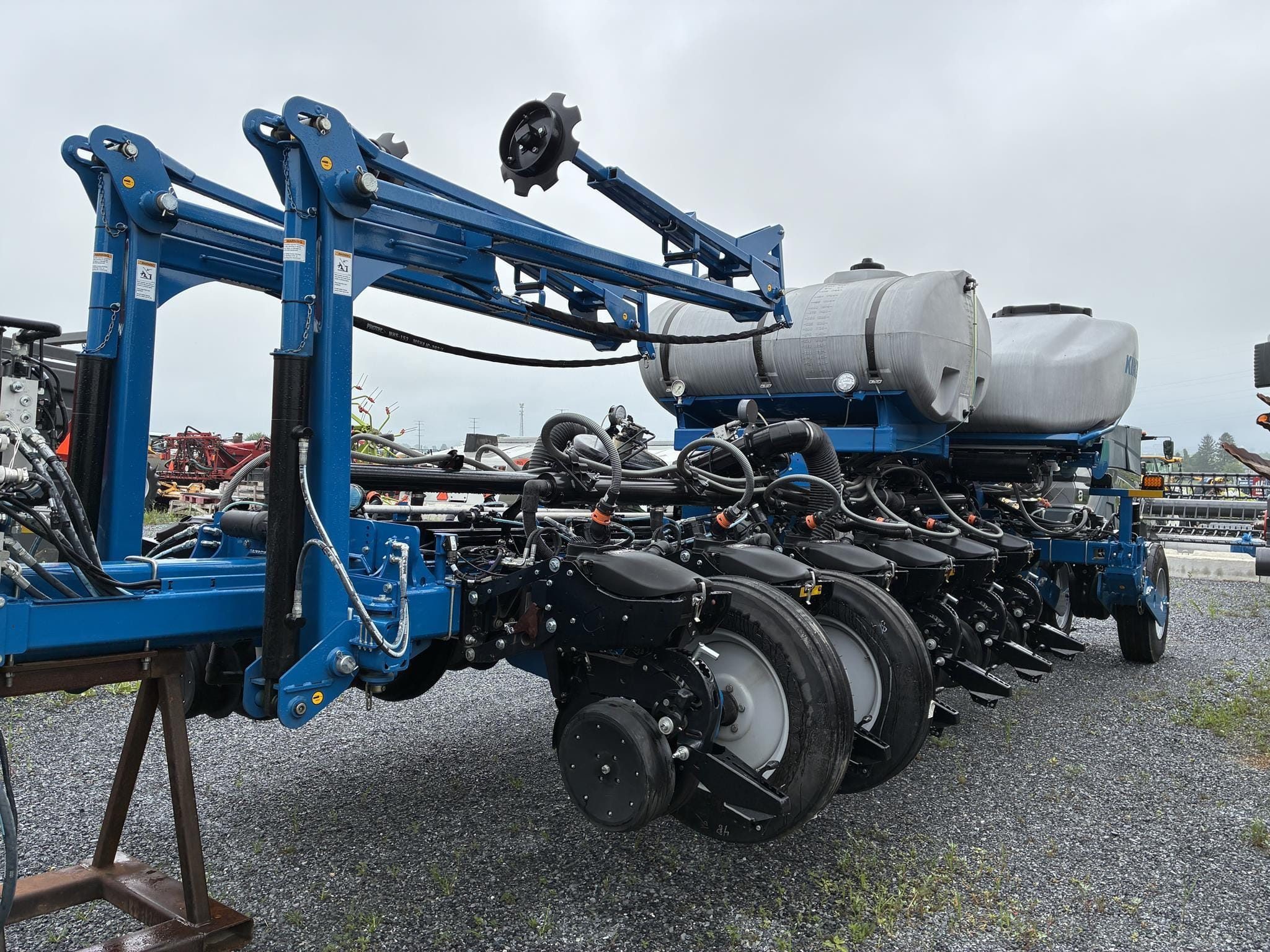 2022 Kinze 4905 Equipment Image0