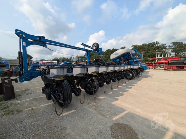 Image of Kinze 4905 equipment image 1