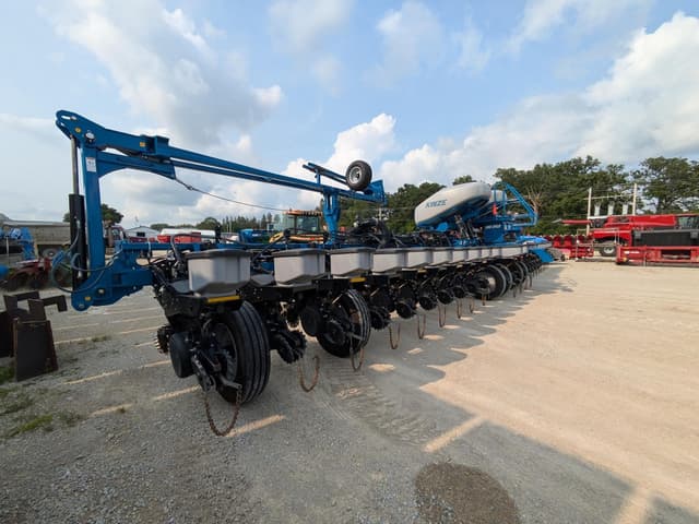 Image of Kinze 4905 equipment image 1