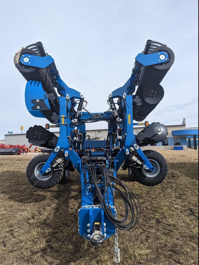 Image of Kinze Mach Till 201 equipment image 2