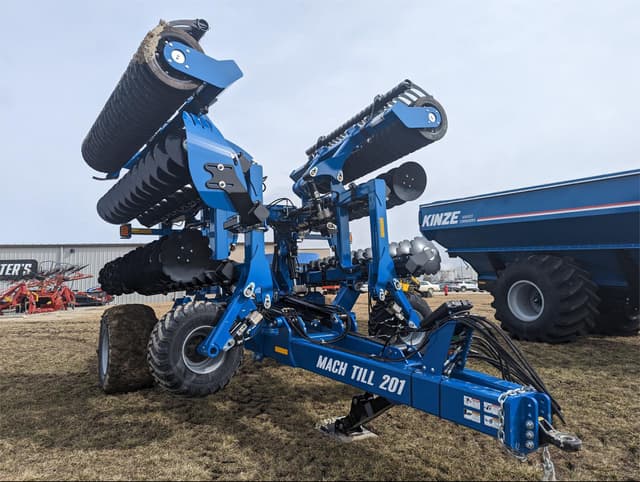 Image of Kinze Mach Till 201 equipment image 3