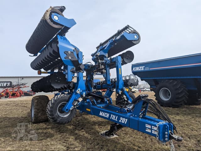 Image of Kinze Mach Till 201 equipment image 3