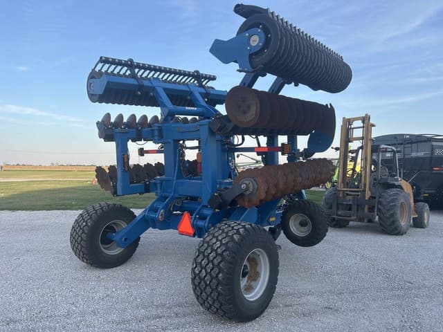 Image of Kinze Mach Till 201 equipment image 2