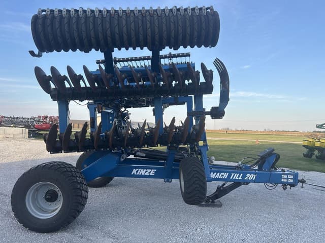 Image of Kinze Mach Till 201 equipment image 1