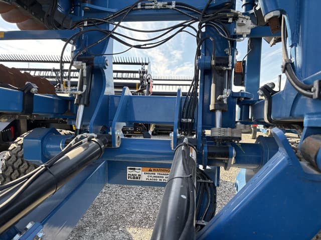 Image of Kinze Mach Till 201 equipment image 4