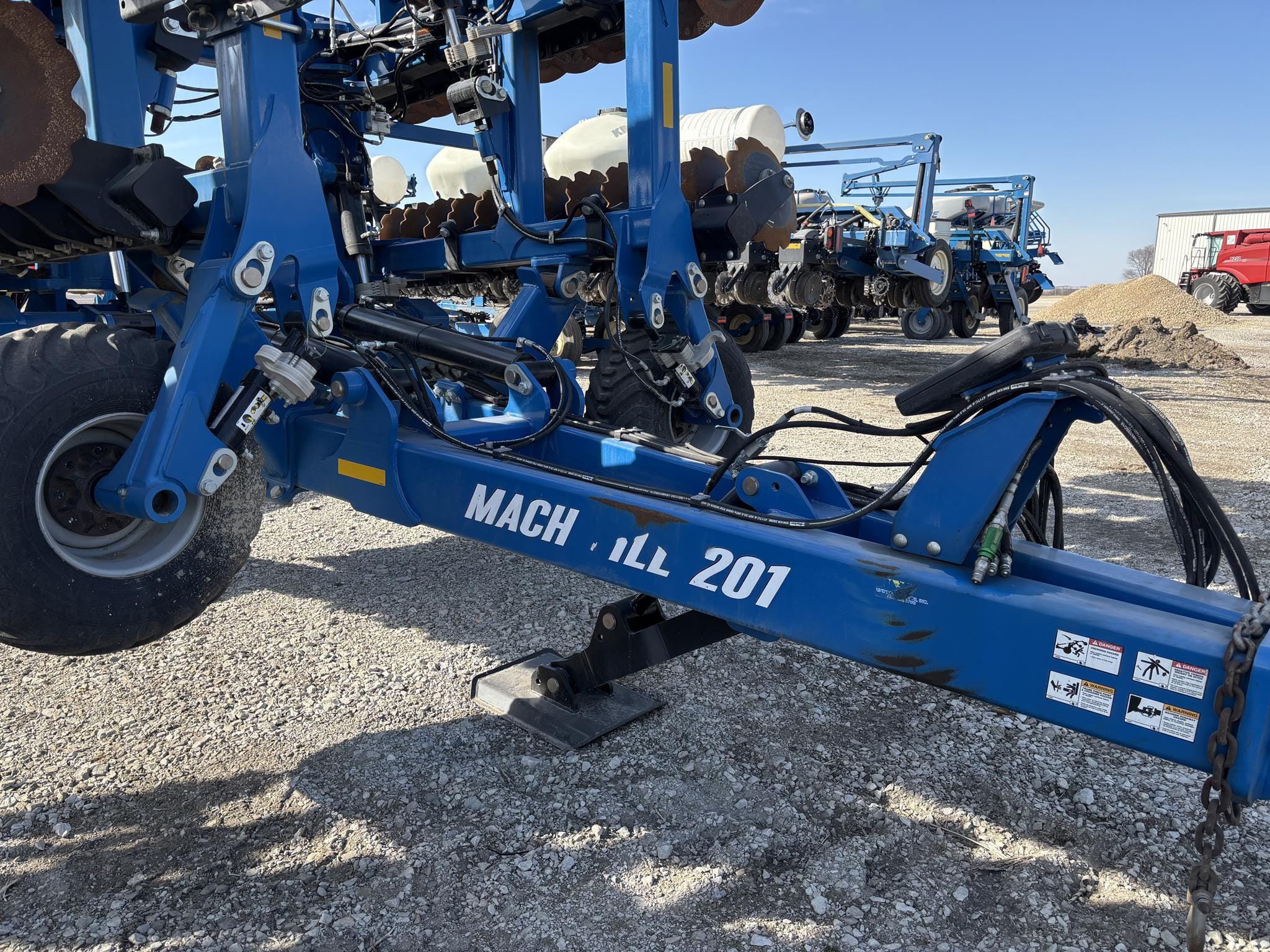 2022 Kinze Mach Till 201 Equipment Image0