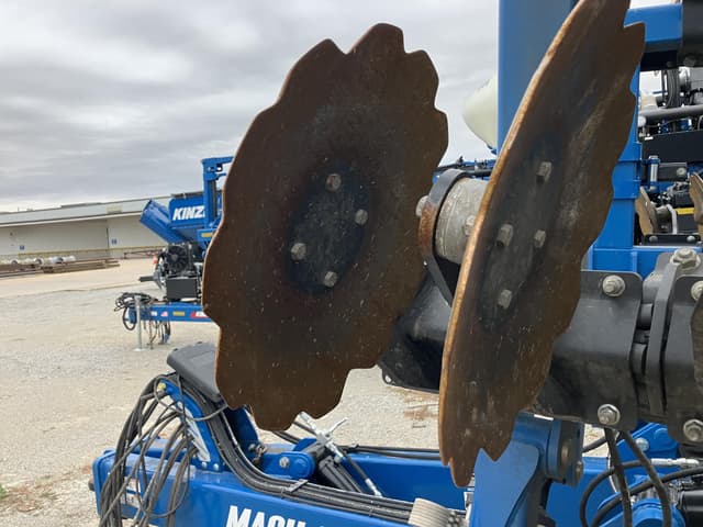 Image of Kinze Mach Till 201 equipment image 2