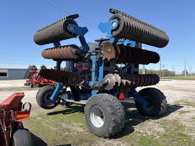 Image of Kinze Mach Till 302 equipment image 4