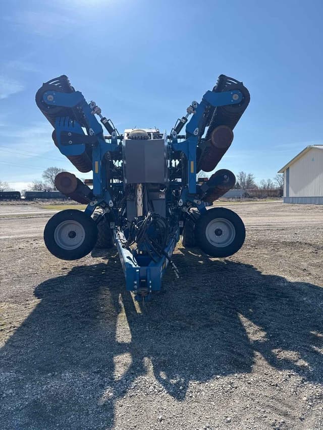 Image of Kinze Mach Till 302 equipment image 3