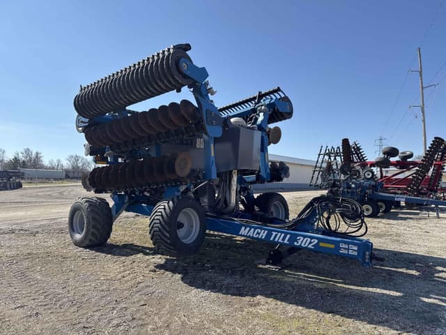 Image of Kinze Mach Till 302 equipment image 4