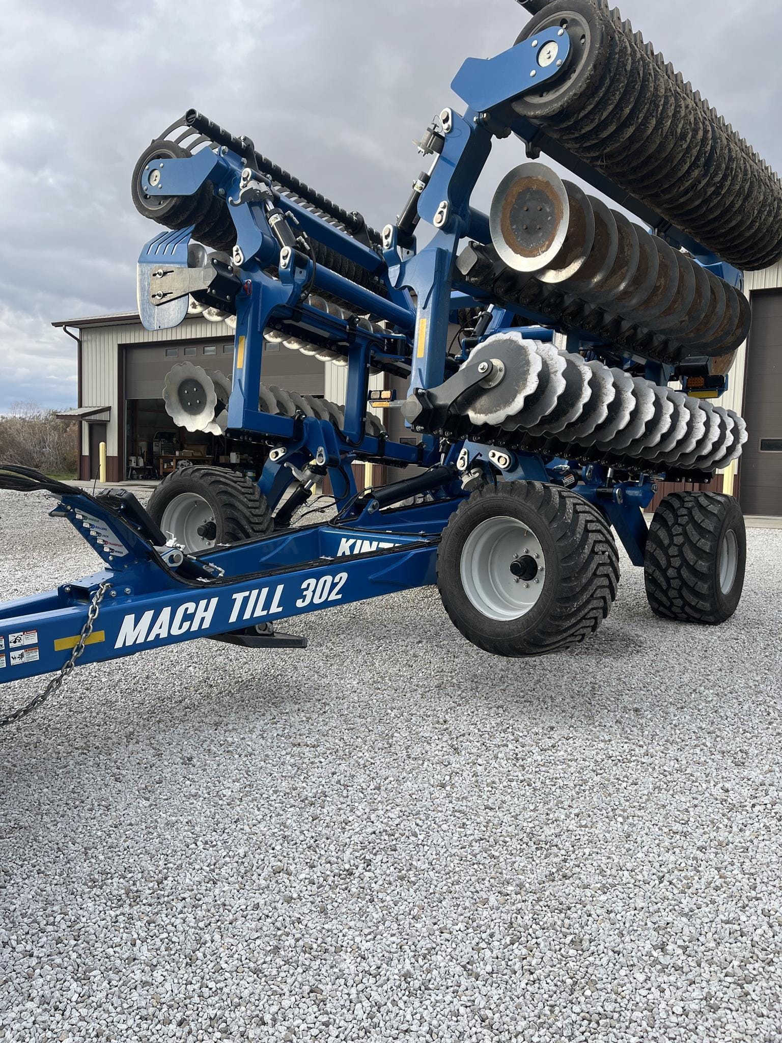 Main image Kinze Mach Till 302