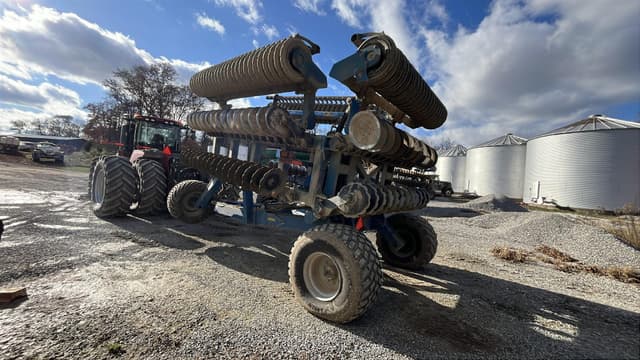 Image of Kinze Mach Till 362 equipment image 3