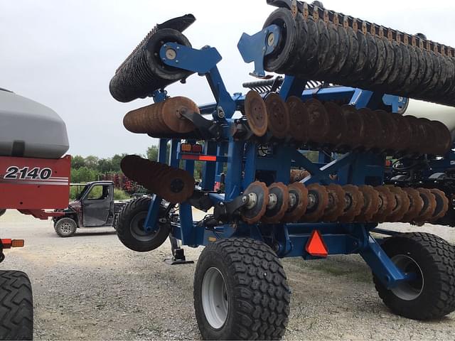 Image of Kinze Mach Till 362 equipment image 4