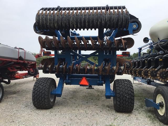 Image of Kinze Mach Till 362 equipment image 3