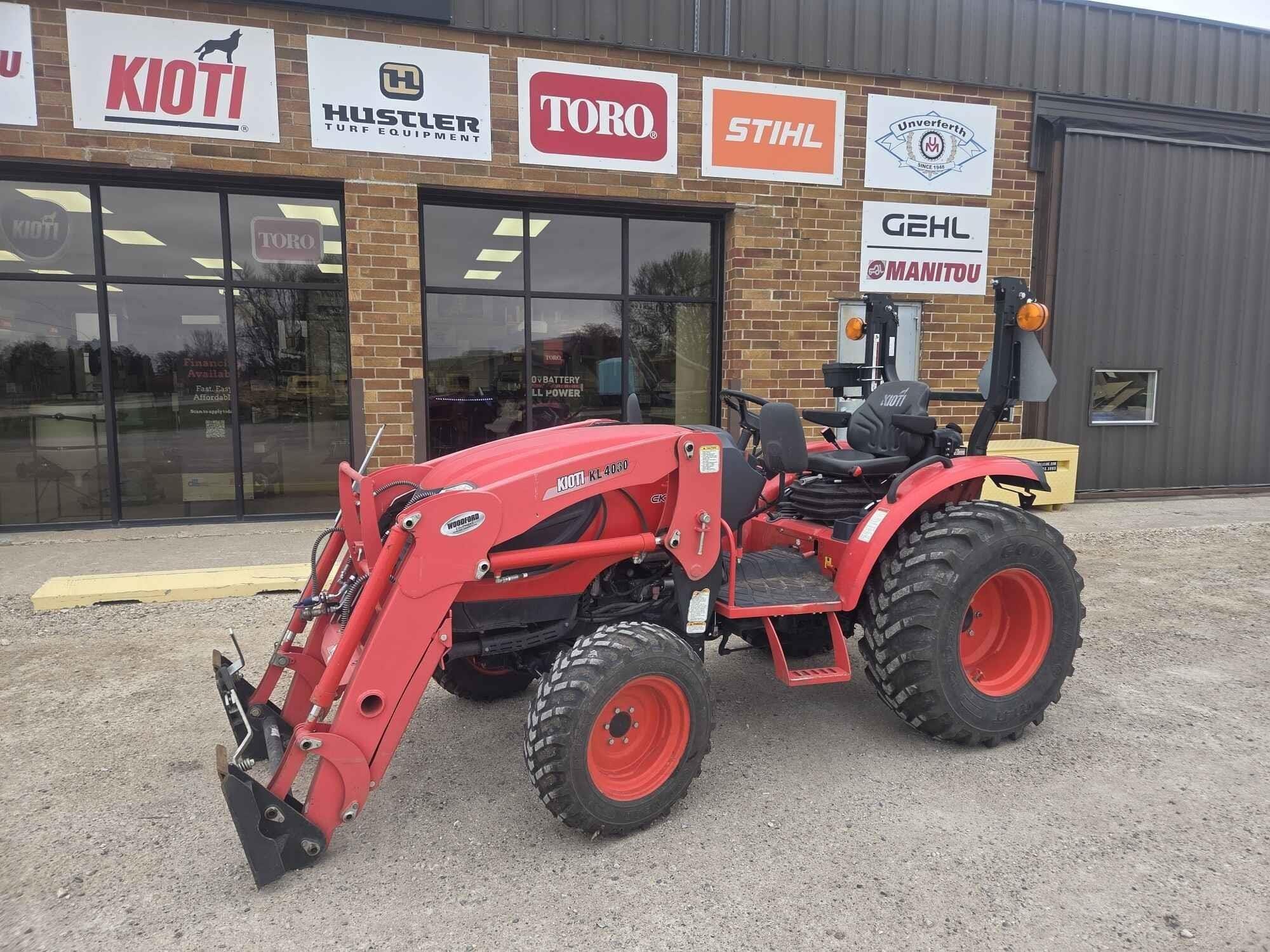 2022 Kioti CK3510SE Equipment Image0