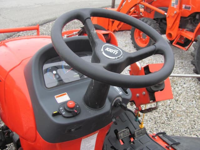 Image of Kioti CS2210 equipment image 2