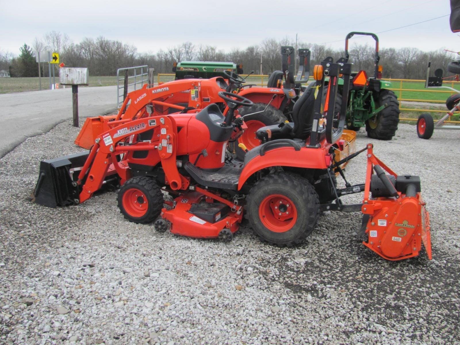 2022 Kioti CS2210 Equipment Image0