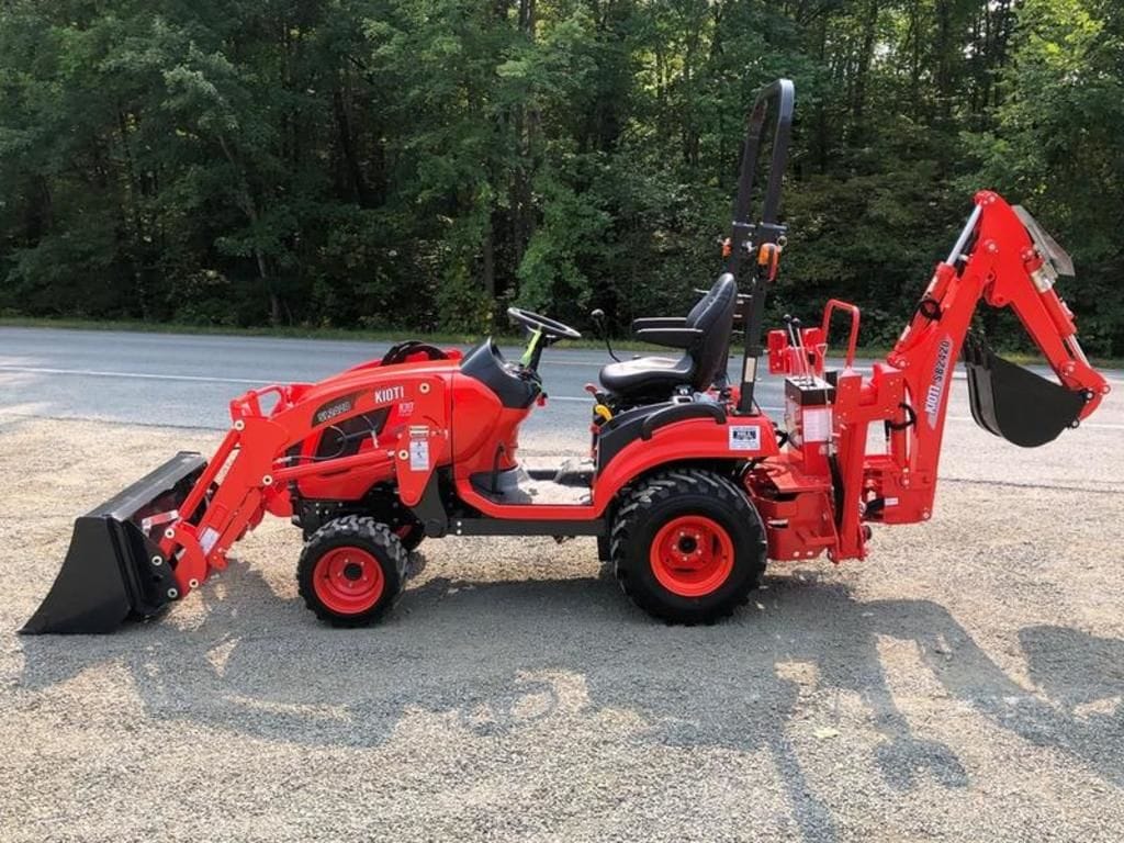 2022 Kioti CS2220 Equipment Image0