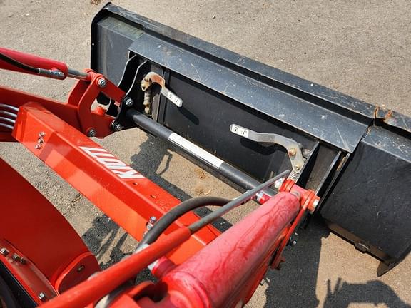Image of Kioti DK4210SE equipment image 4