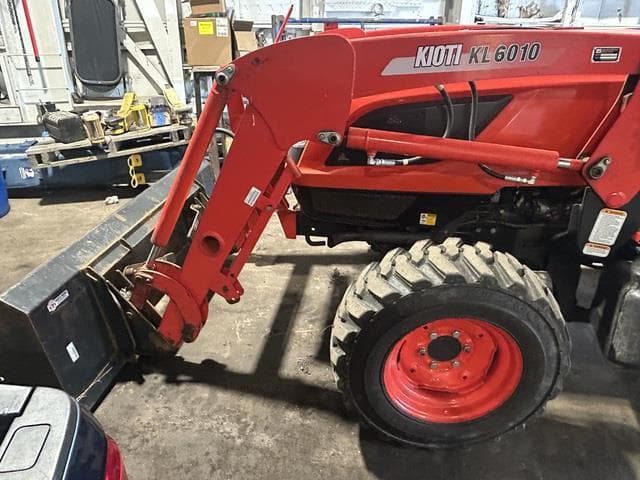 Image of Kioti NX4510 equipment image 2