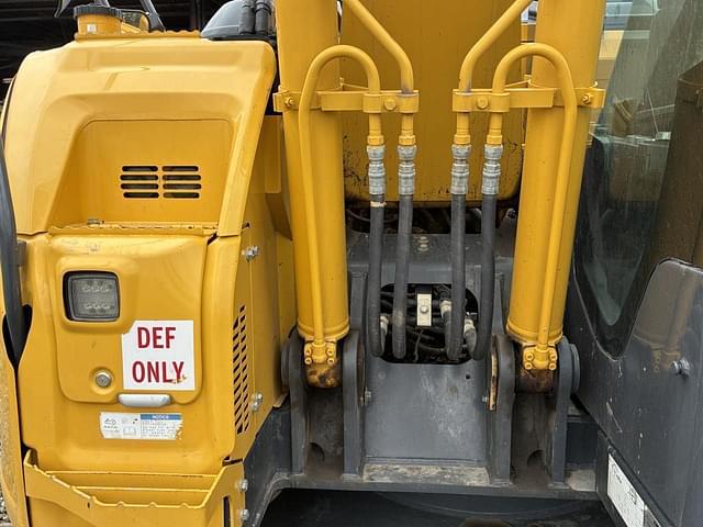 Image of Kobelco SK140SRLC-7 equipment image 4