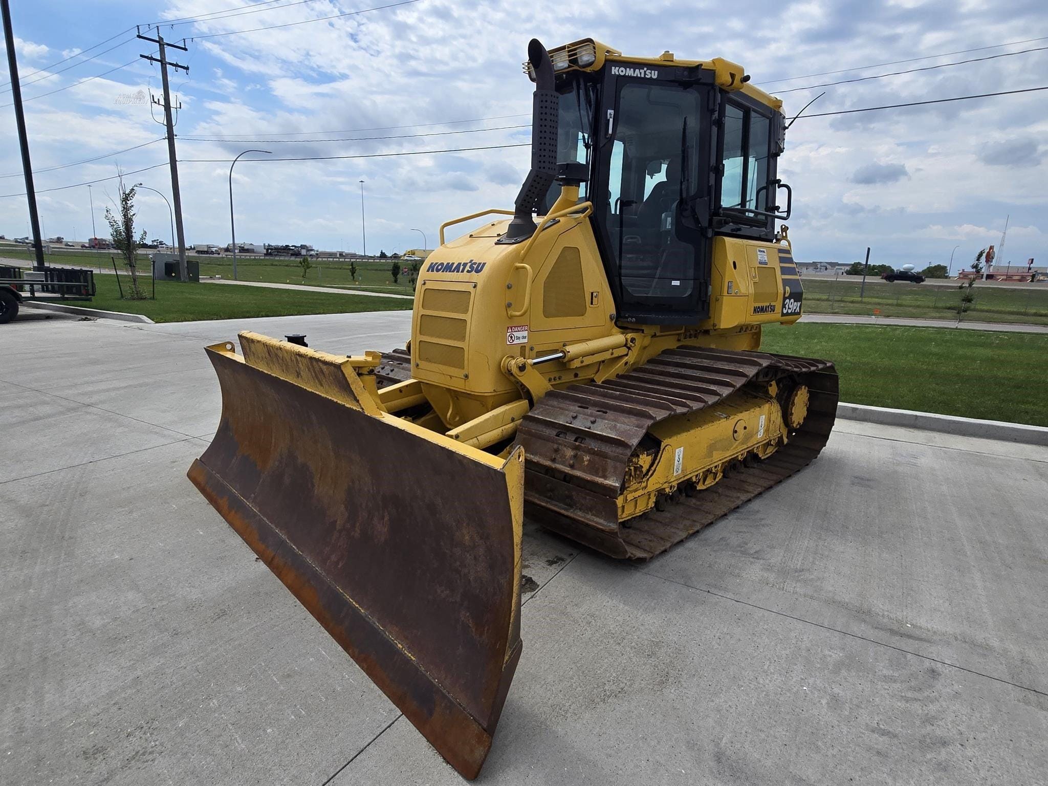 2022 Komatsu D39PX-24 Equipment Image0