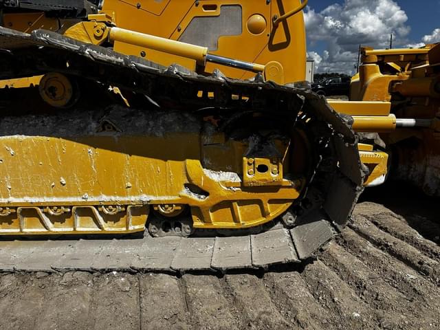 Image of Komatsu D61PX-24 equipment image 2