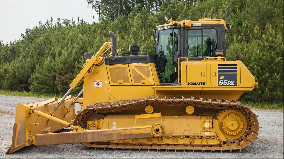 Image of Komatsu D65PX Primary Image