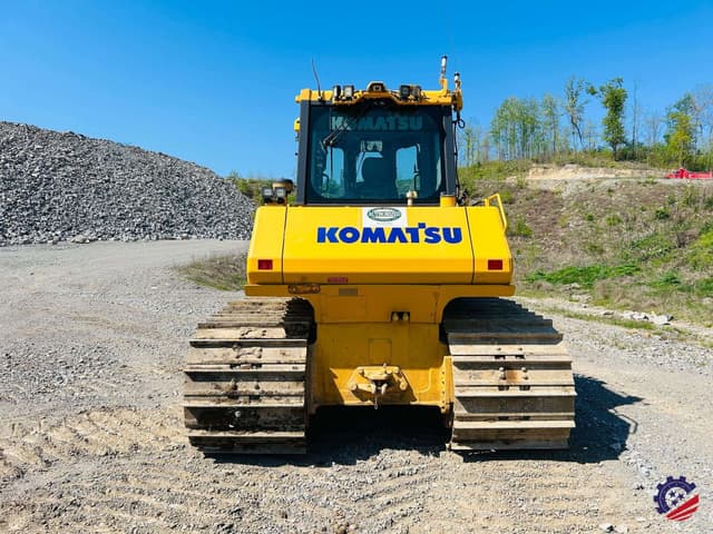 Image of Komatsu D65PX-18 equipment image 4