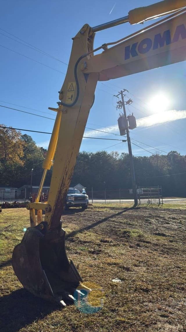 Image of Komatsu PC130 equipment image 2