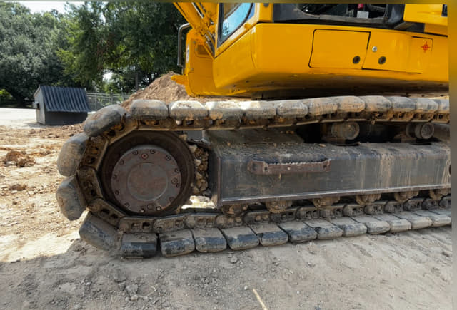 Image of Komatsu PC138USLC-11 equipment image 4