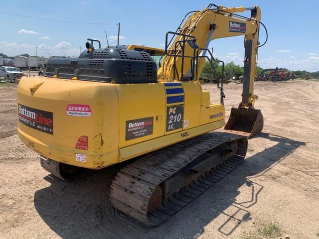 Image of Komatsu PC210LC-11 equipment image 2