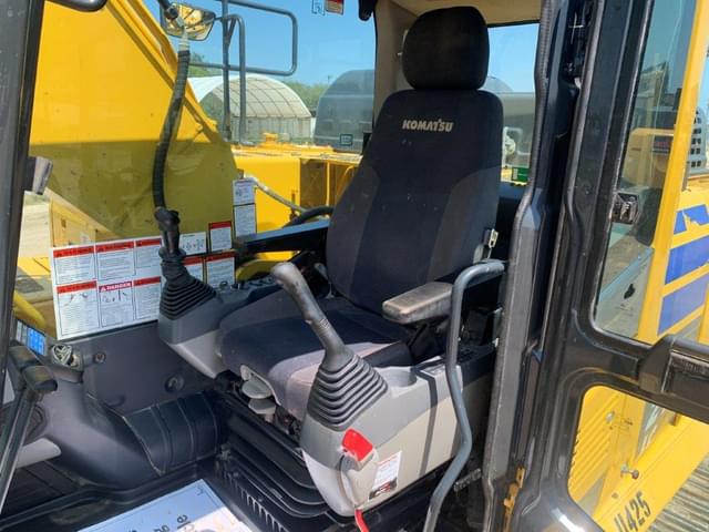 Image of Komatsu PC210LC-11 equipment image 4