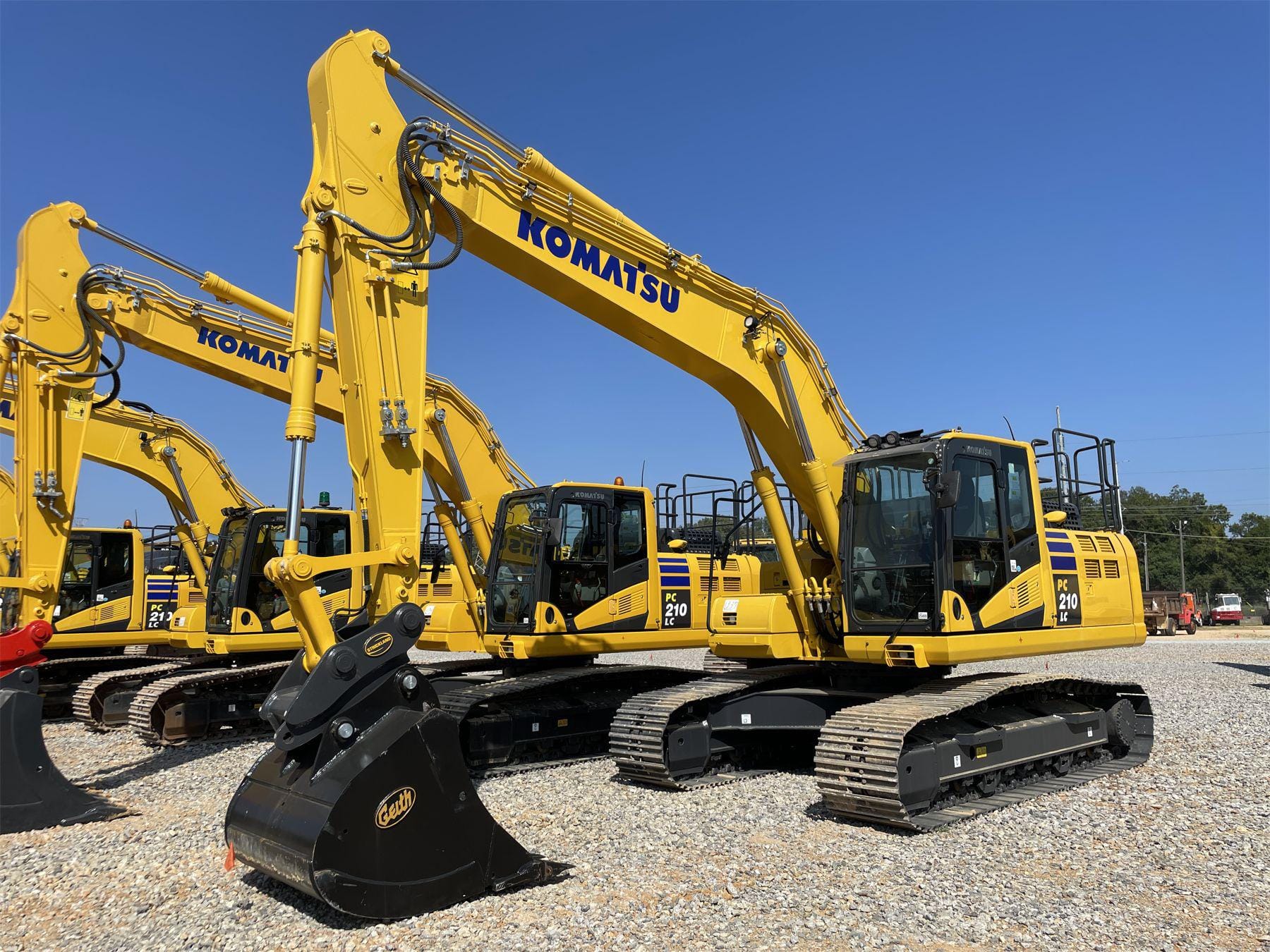 Main image Komatsu PC210LC