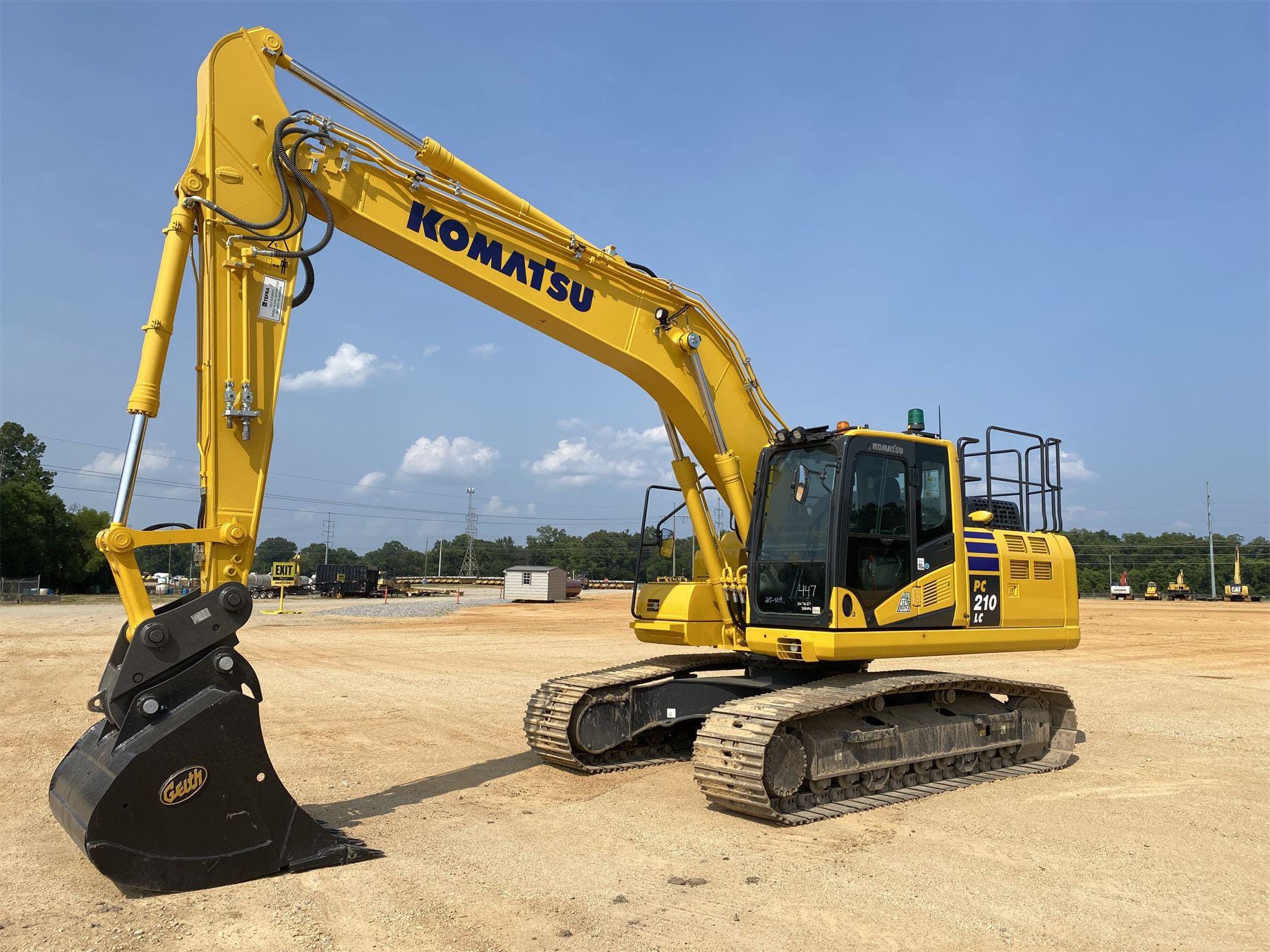 Main image Komatsu PC210LC