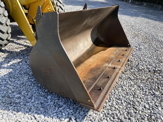 Image of Komatsu WA200-8 equipment image 4