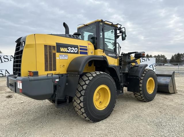 Image of Komatsu WA320-8 equipment image 4