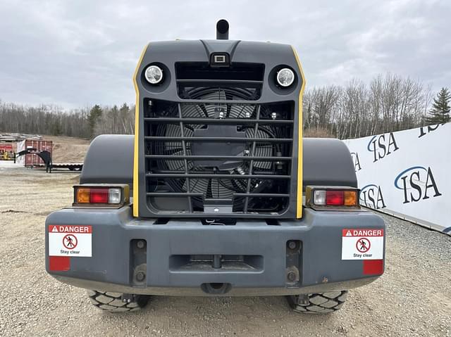Image of Komatsu WA320-8 equipment image 3