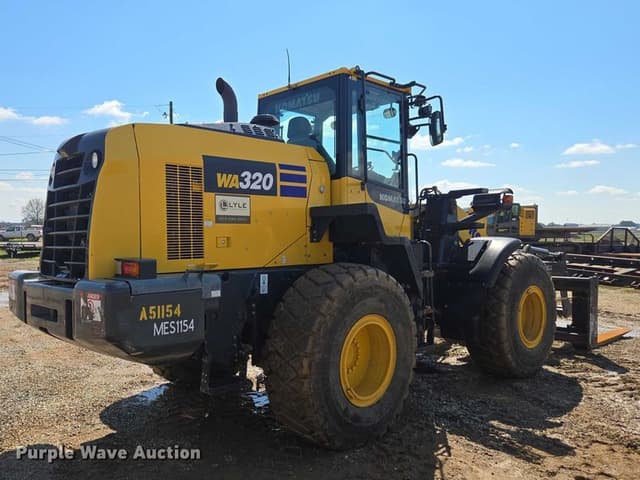 Image of Komatsu WA320-8 equipment image 4