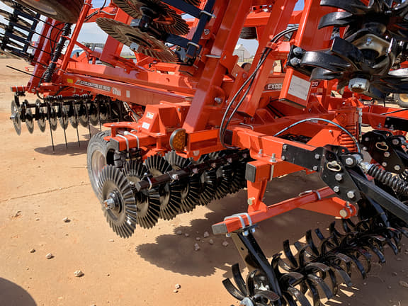 Image of Kuhn Krause Excelerator XT 8010 equipment image 4